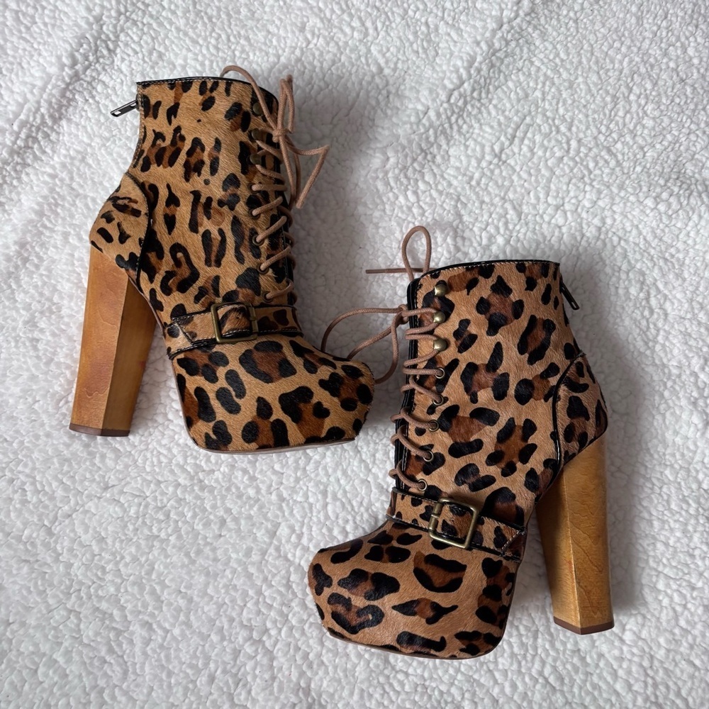 Steve Madden Cow Fur Leopard Print platform Heeled Boots size 7 - Picture 4 of 9